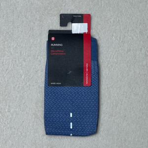 룰루레몬 마이크로필로우 컴프레션 니 하이 삭스 이미지