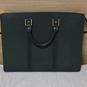 루이비통 타이가 로잔 서류가방 그린