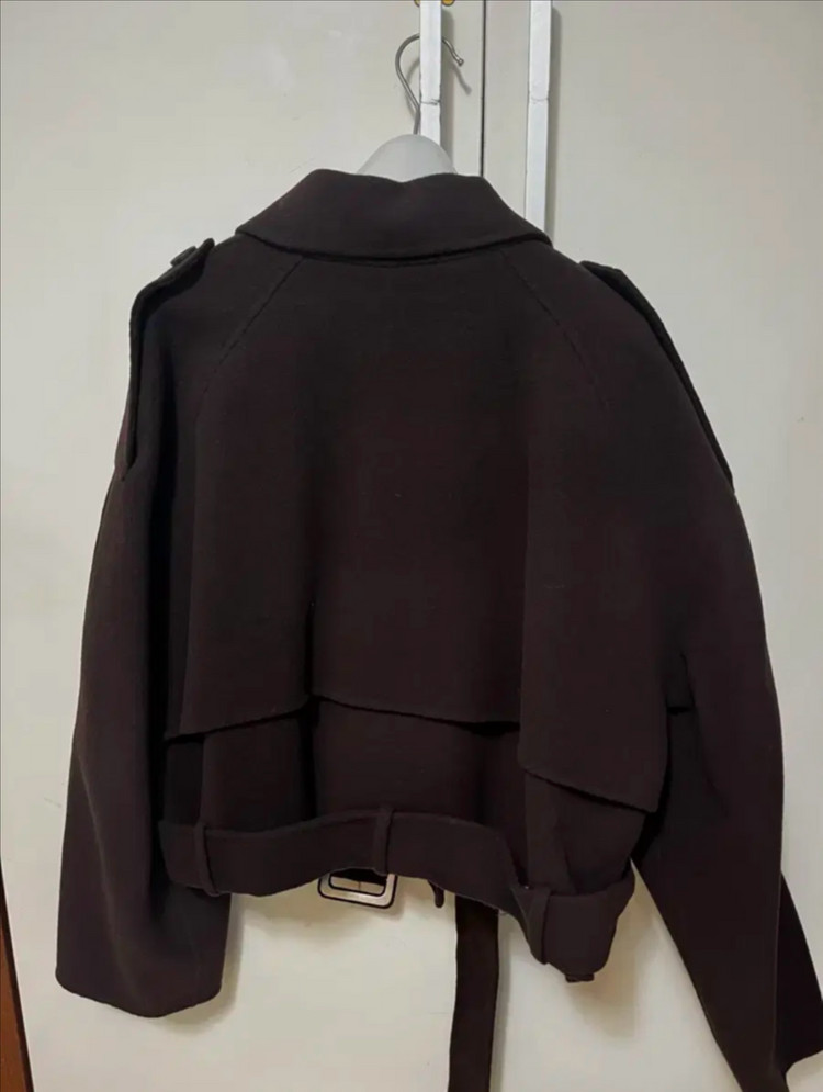 보카바카 숏 트렌치코트 다크브라운 벨티드 크롭 하프코트 이미지