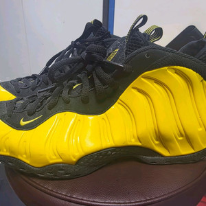 나이키 에어 폼포짓 원 우탱 옵틱 옐로우 265mm