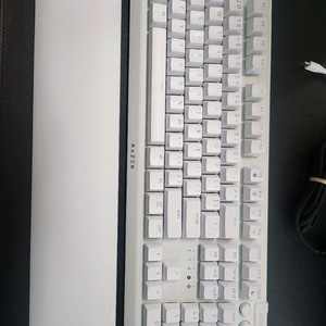 레이저 블랙위도우 V4 Pro US 키보드