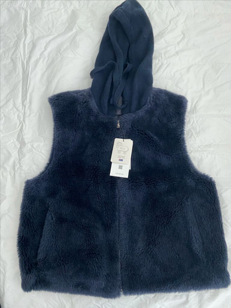 나무하나 모이소 양털조끼 이미지