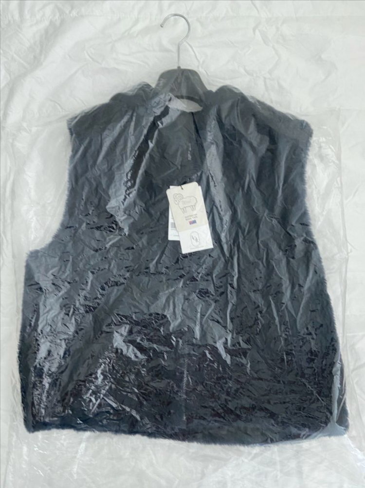 나무하나 모이소 양털조끼 이미지