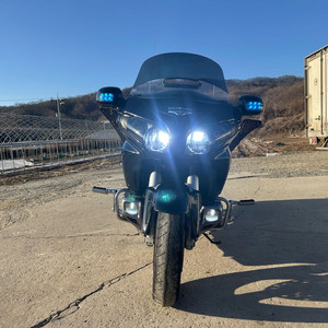 대형 투어링 바이크(골드윙1800) 이미지