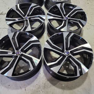 볼보XC90 22인치 순정품휠 한대분 이미지