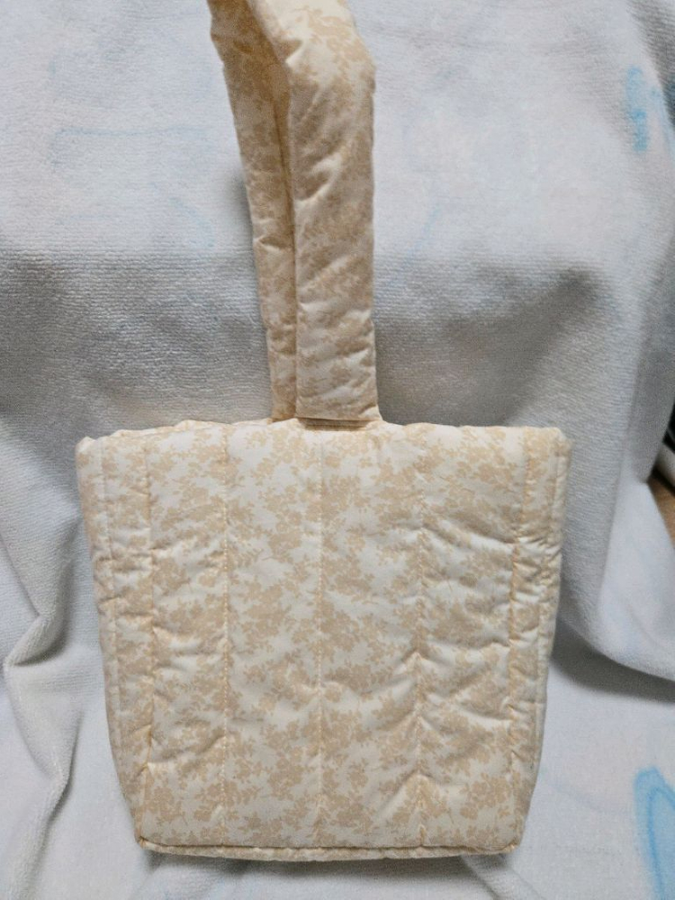 프프 프레젠트프로젝트 앤디플로럴베이지 미니쿠션백--1