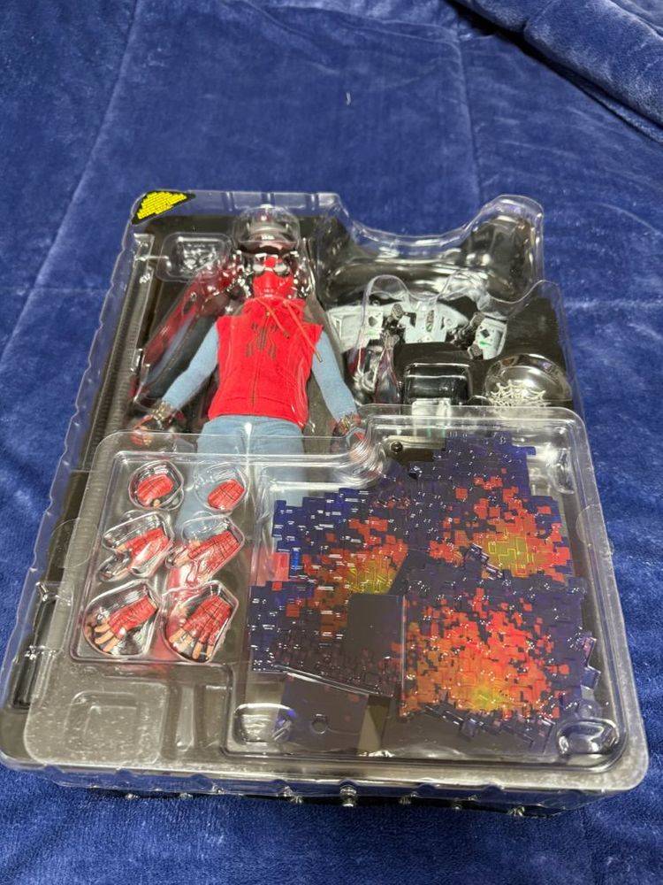 핫토이 마블 스파이더맨 : 파프롬홈 홈메이드 수트 스파이더맨 개봉 팔아요--1