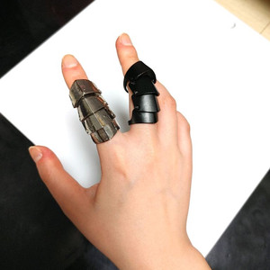 아머링 등 패션반지 여러개 이미지