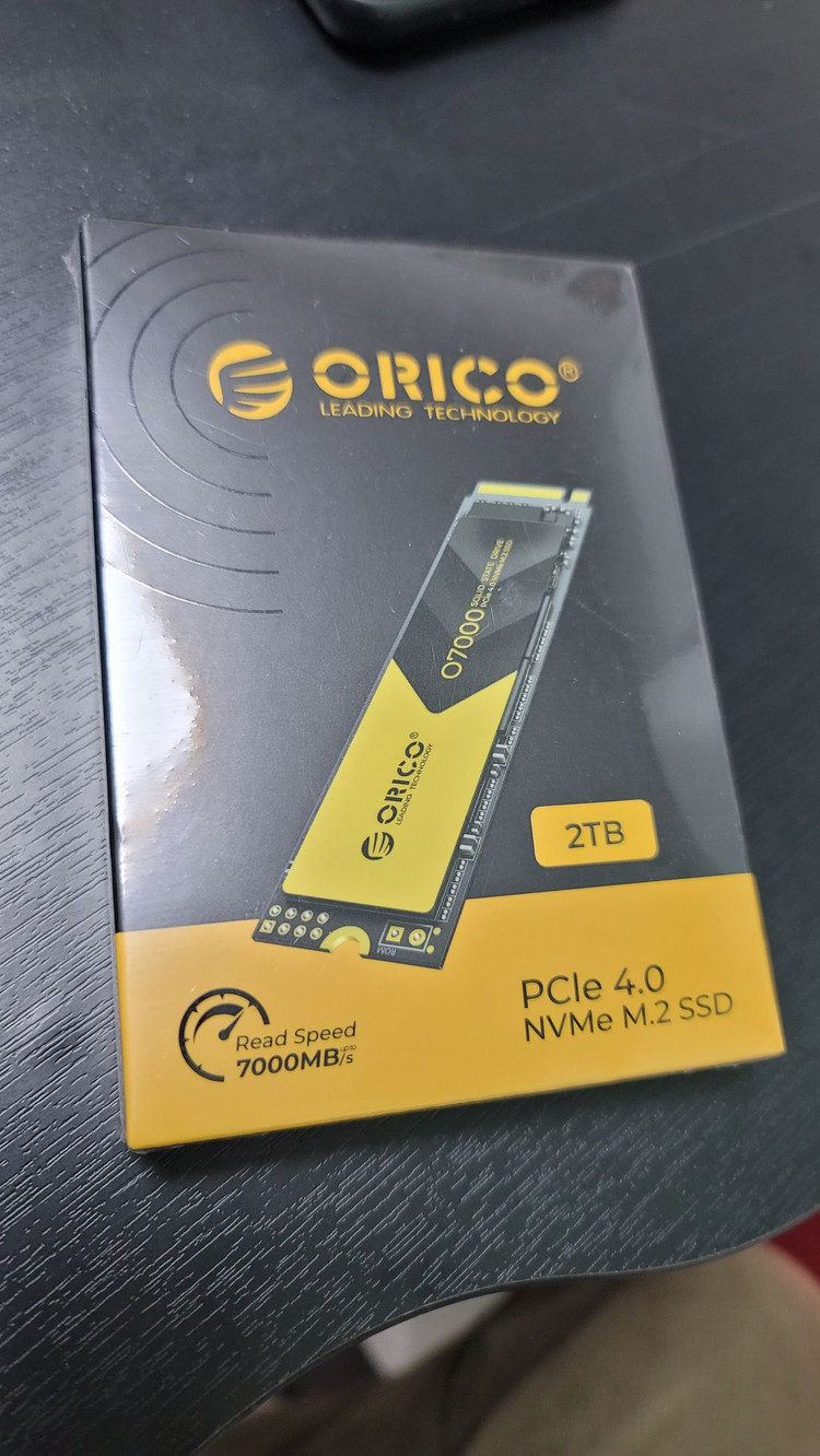 NVMe M.2 SSD 2TB 미개봉--1