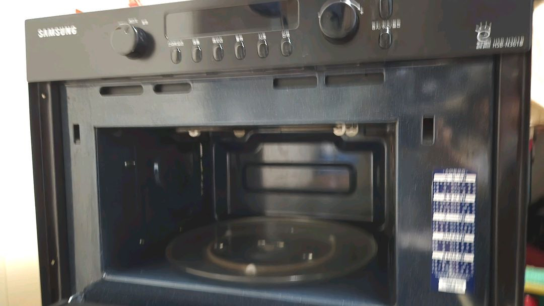 삼성 빌트인 오븐 HSB-N361B 블랙 색상입니빌트인 전자렌지 이미지