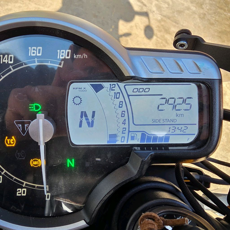 25년식 트라이엄프 스피드400 이미지