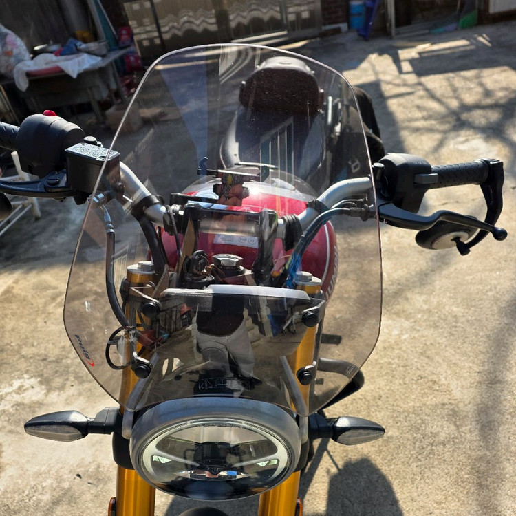 25년식 트라이엄프 스피드400 이미지