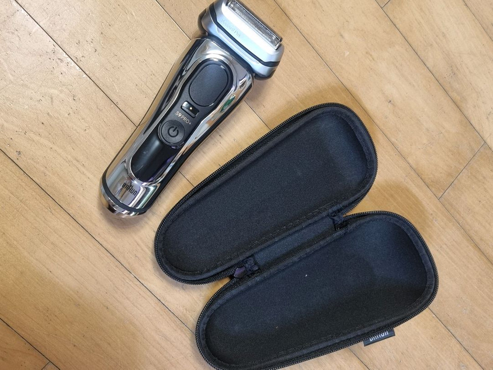 브라운 시리즈9 프로플러스 + 세척스테이션--2