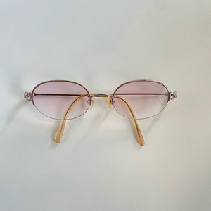 꾸레쥬 핑크 그라데이션 안경