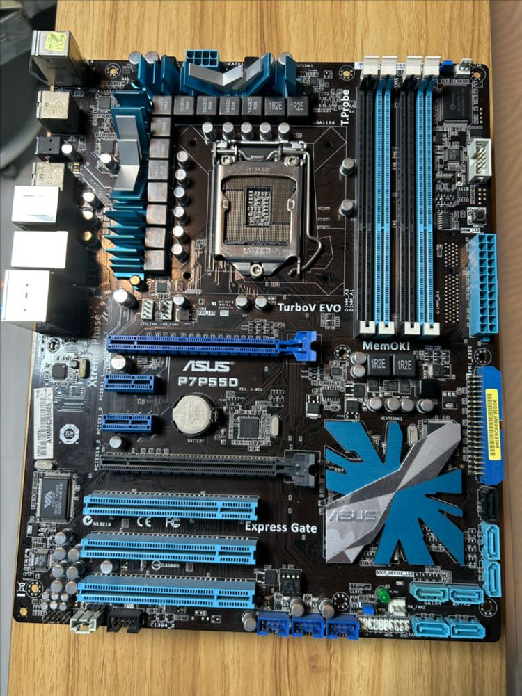 ASUS P7P55D 메인보드, 16기가 램, i7 870cpu 팝니다 이미지