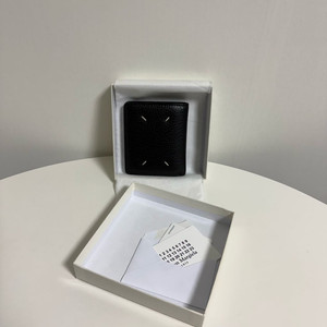 [S+/정품] 메종마르지엘라 포 스티치 컴팩트 반지갑 블랙