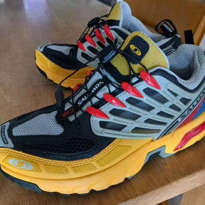 살로몬 스니커즈 판매