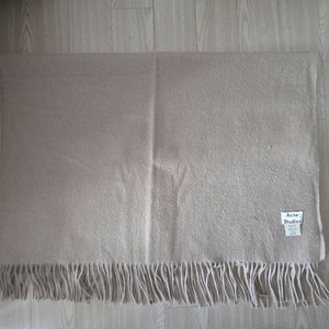 아크네 베이지 100% virgin wool 목돌이 이미지