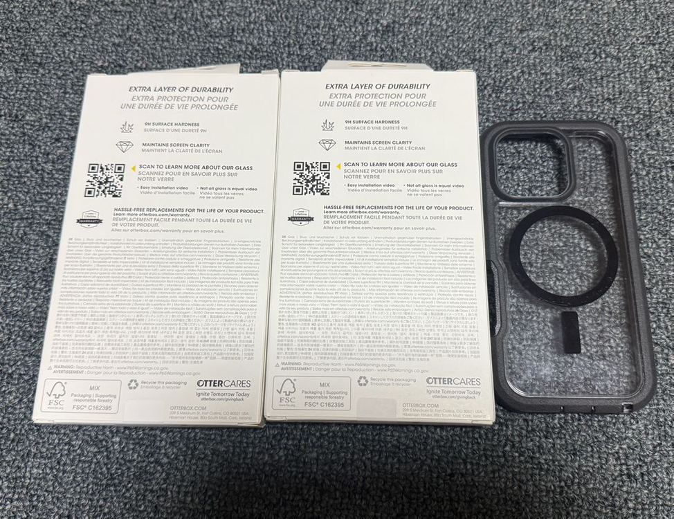 오터박스 Defender XT 맥세이프 아이폰16 프로 & 오터박스 강화유리 2ea 일괄 팝니다.--1