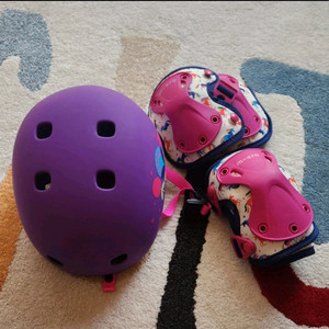 아동용 스케이트보드 헬멧 보호대 세트 이미지