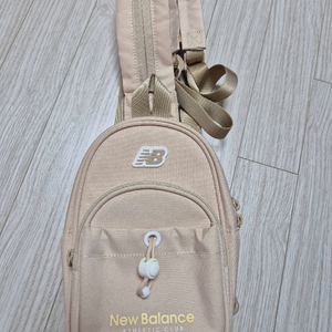 뉴발란스 키즈 슬링백 가방 베이지