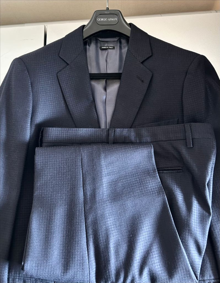 조르지오 아르마니 정장 이미지