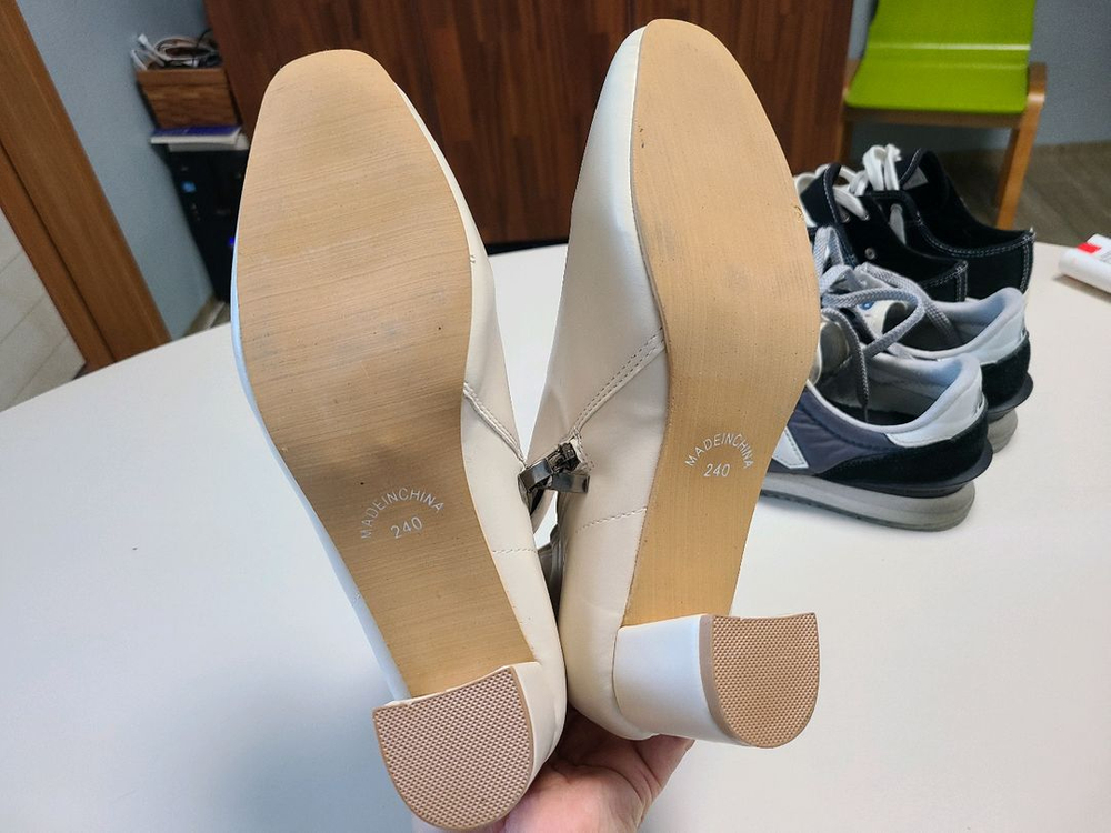 여성신발 240 사이즈 팝니다. 이미지