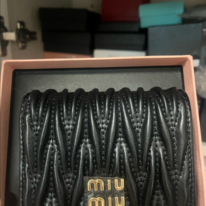 미우미우 반지갑