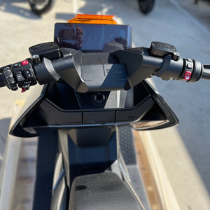 BMW CE04 전기 스쿠터 , 주행거리 100km 이미지