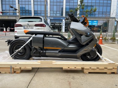 BMW CE04 전기 스쿠터 , 주행거리 100km 이미지