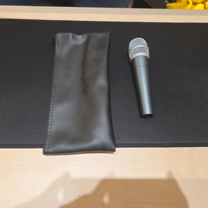 SHURE BETA 57A 마이크 팝니다.
