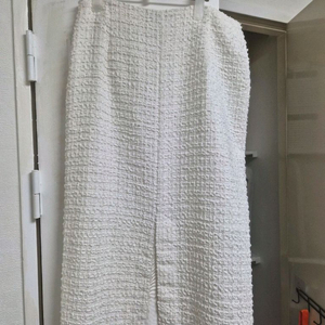 비뮤즈맨션 트위드 H라인 스커트 판매 합니다(화이트, 사이즈 36)