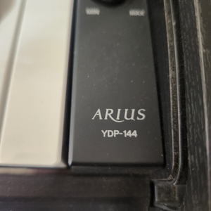 야마하 YDP 144 디지털 피아노 판매합니다.