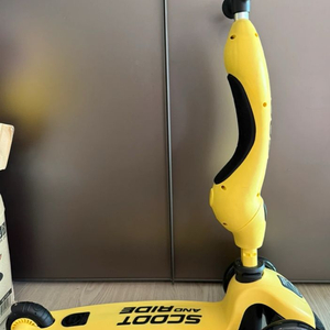 (풀박/새상품급) 스쿳앤라이드 하이웨이킥1 옐로우 킥보드 + 헬멧