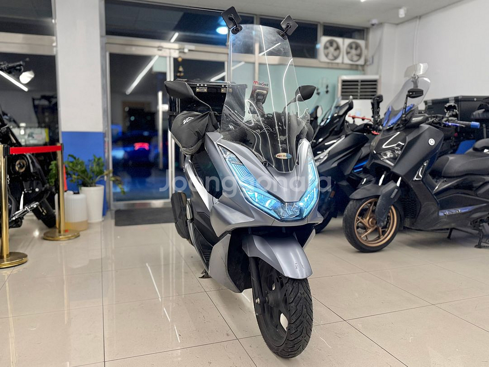 21년식 PCX125 55,XXXkm 판매합니다:)--2