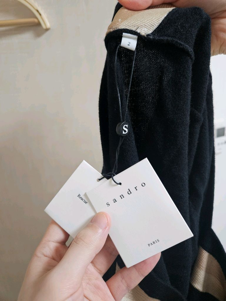 [산드로] *새상품* 브이넥 니트--5