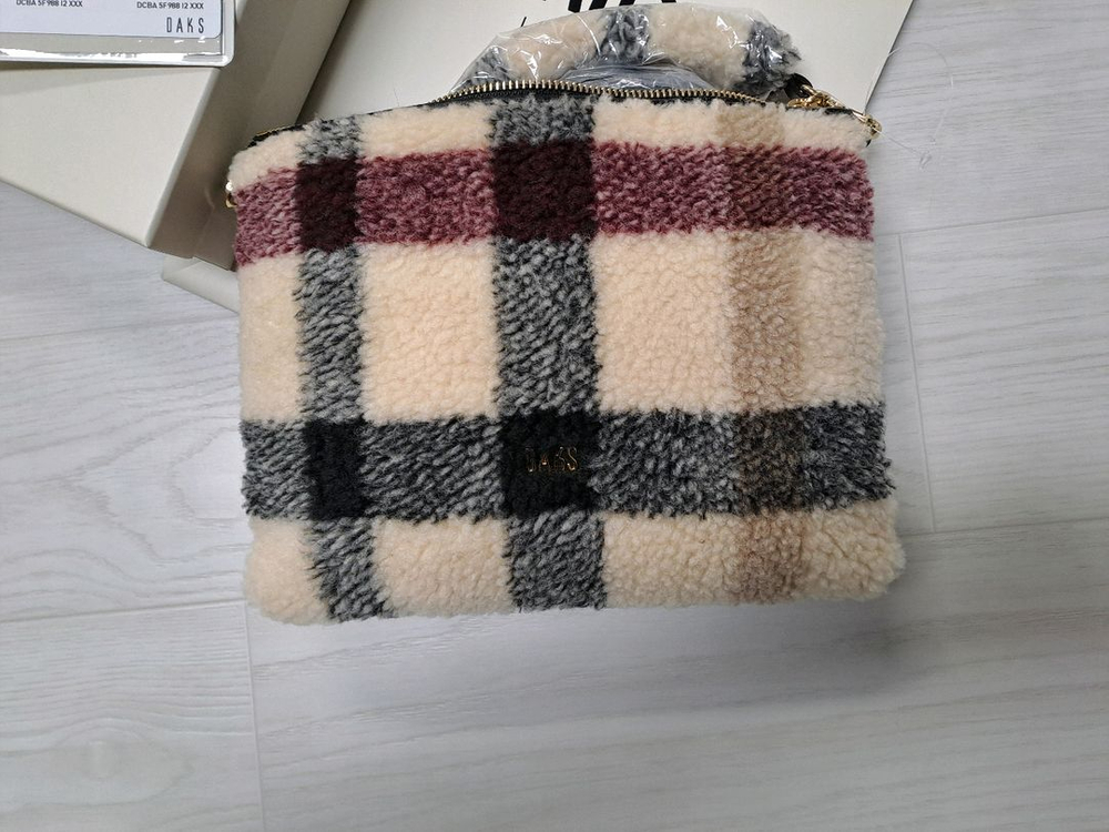 닥스 체크 에코퍼 클러치겸 크로스 새상품--1