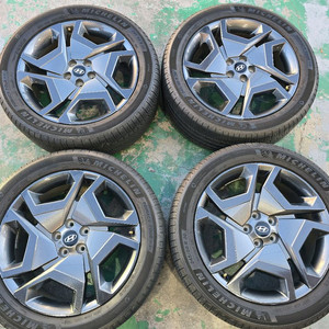 부산 팰리세이드 순정20인치 휠타이어셋트판매합니다 팰리세이드 싼타페 쏘렌토 올뉴카니발 이미지