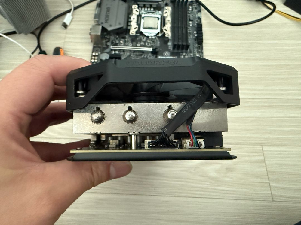 컬러풀 2070 super Gaming GT 판매해요--5