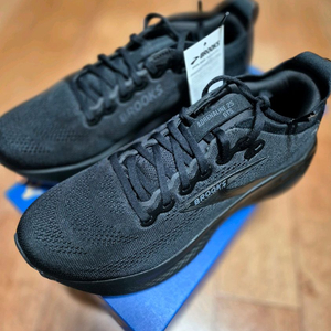 (새상품)브룩스 아드레날린 GTS 25 블랙 러닝화 265mm MEDUMI 새상품입니다