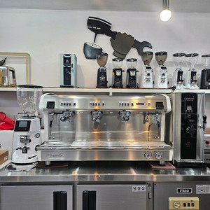 커피머신 콘티 XONE TC 3그룹, 그라인더, 핫워터디스펜서 판매합니다