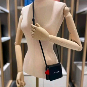 (미개봉 새상품!! 쿨거시 네고가능) 질스튜어트 하트장식 미니 크로스백 블랙 색상 판매