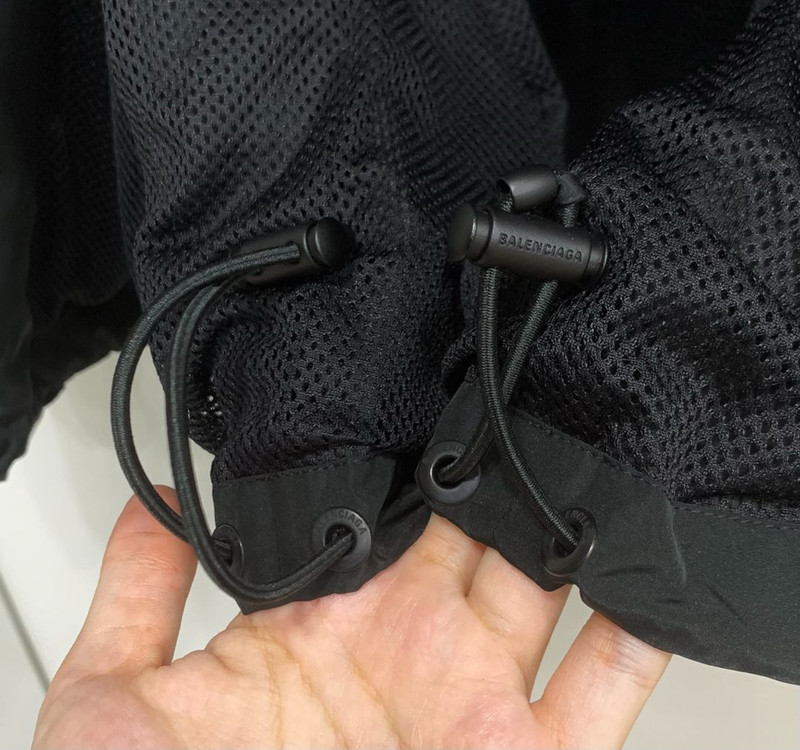 [M]발렌시아가 미니멀 로고 트랙 자켓 블랙 바람막이 이미지