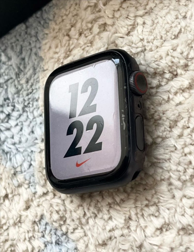 애플워치5 나이키 스포츠밴드 44mm 셀룰러--2