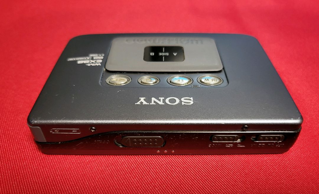 소니워크맨 WM-EX88 티타늄실버 정상작동품--3