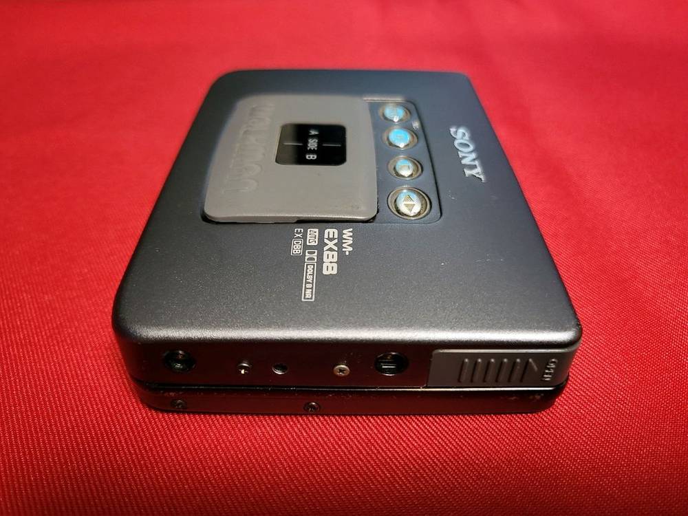 소니워크맨 WM-EX88 티타늄실버 정상작동품--4