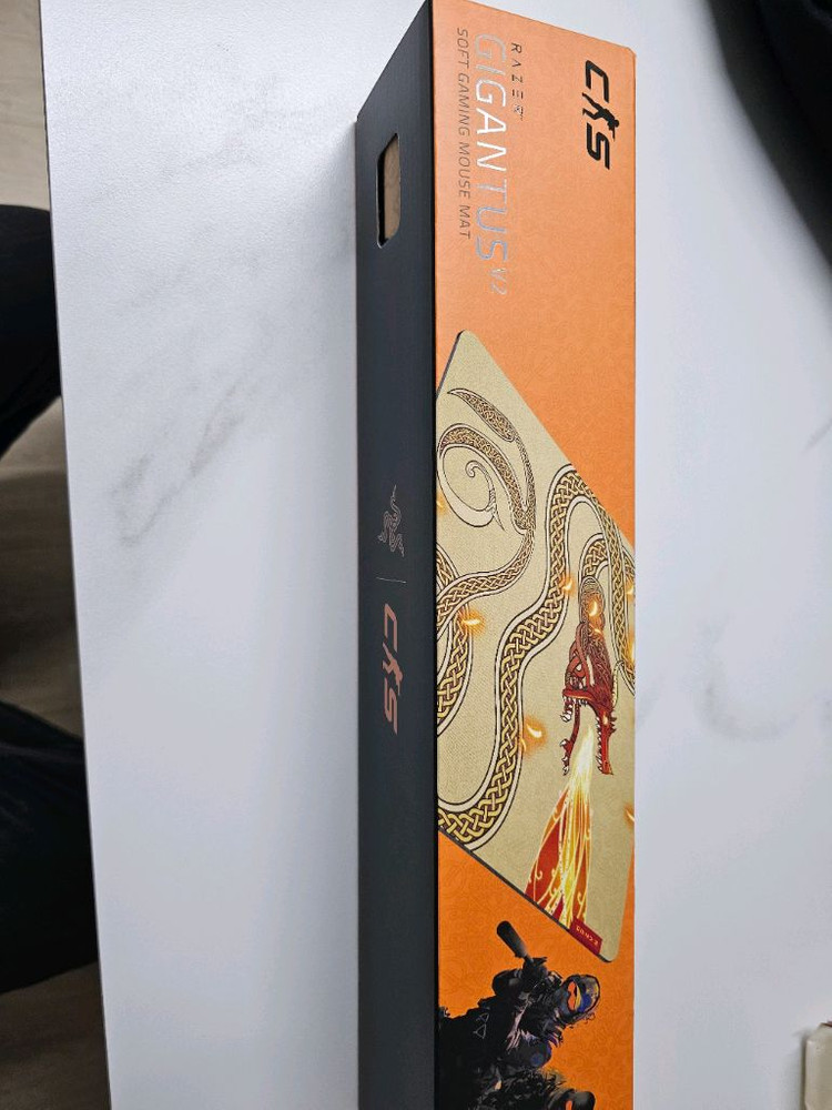 레이저 기간투스 V2 게이밍 마우스패드 카운터스트라이크2 팝니다--1