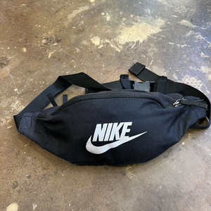 나이키 힙색 슬링백 웨이스트백 가방 남여공용