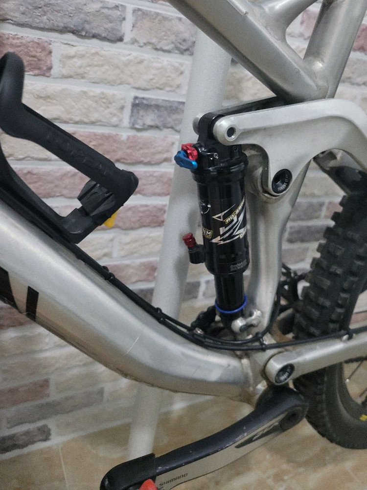 거래완료 DNM AO 39RC MTB 리어샥 팝니다 급처--1