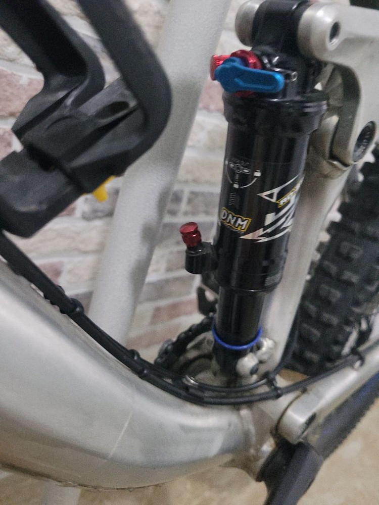 거래완료 DNM AO 39RC MTB 리어샥 팝니다 급처--2